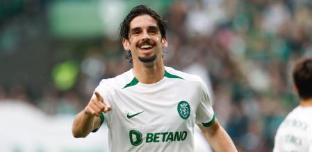 Lisbon (Portugal), 04/05/2024.- Sporting's Francisco Trincao celebrates after scoring the 2-0 goal during the Liga Portugal soccer match between Sporting CP and Portimonense SC at Alvalade XXI Stadium, in Lisbon, Portugal, 04 May 2024. (Lisboa) EFE/EPA/ANTONIO PEDRO SANTOS