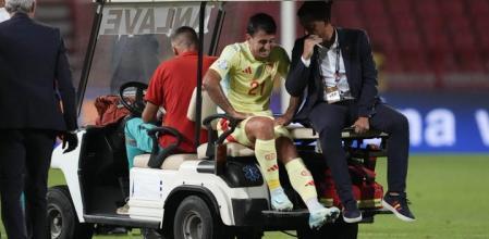 El capitán realista jugó el tramo final de partido y tuvo un choque con Pavlovic que parece haberle dañado el tobillo izquierdo