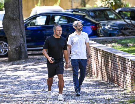 Hansi Flick citó a sus compañeros de staff en el restaurante Can Ferran