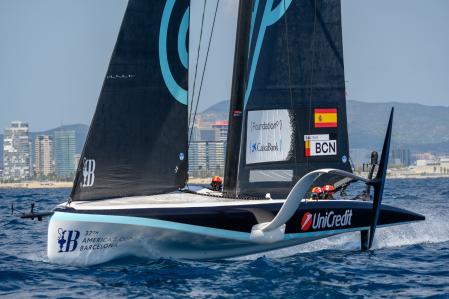 Un momento del entrenamiento del Sail Team BCn este jueves