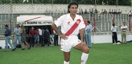 Hugo Sánchez, en su presentación con el Rayo en agosto de 1993