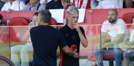 El centrocampista de Terrassa se retiró con molestias en Montilivi y sufre una lesión en el bíceps femoral de la pierna derecha, tal y como ha informado el FC Barcelona a través de un comunicado