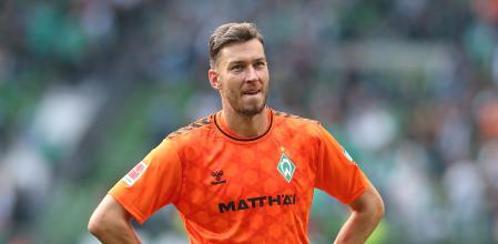 BREMEN, GERMANY - SEPTEMBER 02: Jiri Pavlenka, goalkeeper of Werder Bremen reacts following the team's victory during the Bundesliga match between SV Werder Bremen and 1. FSV Mainz 05 at Wohninvest Weserstadion on September 02, 2023 in Bremen, Germany. (Photo by Cathrin Mueller/Getty Images)