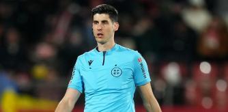 Mateo Busquets Ferrer, árbitro principal del Girona-Osasuna, ha enfadado a Montilivi y al técnico local. Míchel Sánchez, por un penalti no señalado
