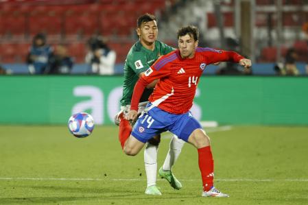 Tapia (Chile), en un lance del partido con Sagredo