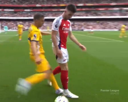 Declan Rice fue expulsado por esta acción
