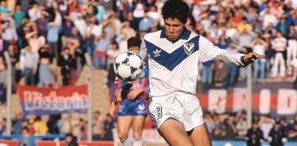 Diego Pablo Simeone, ahora entrenador del Atlético de Madrid, en el partido de su debut con Vélez Sarsfield.