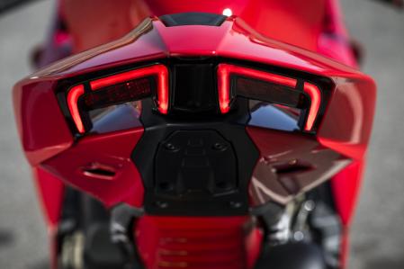 El minimalismo de los pilotos traseros no impide que sean muy vistosos y, sobre todo, reconocibles desde cualquier ángulo.