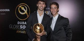 Joao Félix junto a su hermano Hugo en una entrega de trofeos.