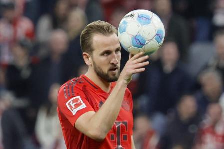 Y el balón del 'hat trick', para casa