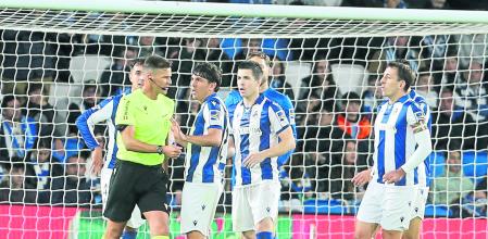 La Real Sociedad protesta a Pulido Santana