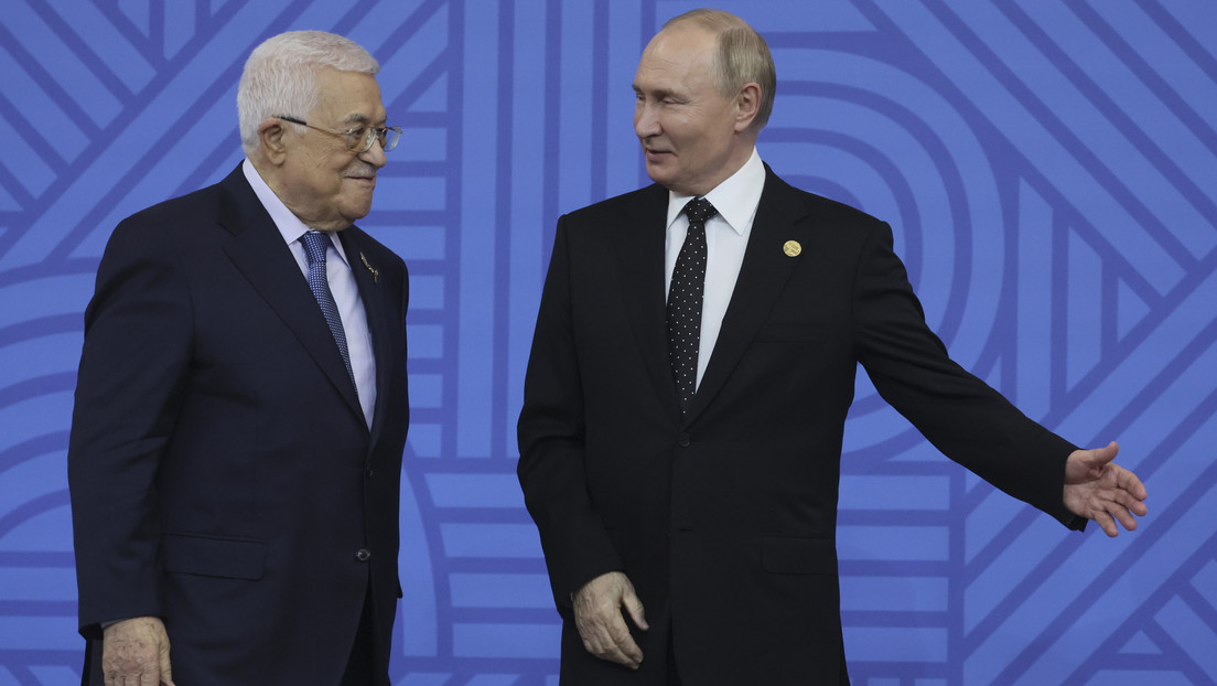 Putin se reúne con Mahmud Abbás tras la cumbre de los BRICS