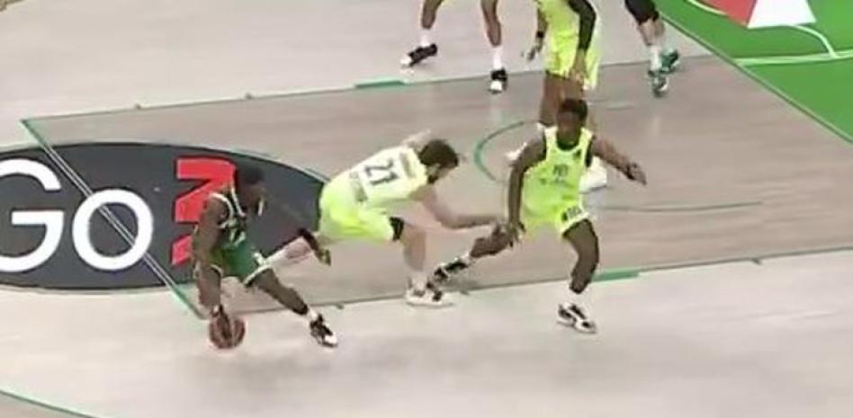 Así fue la rotura de tobillos que le hizo Sylvain Francisco a Abrines