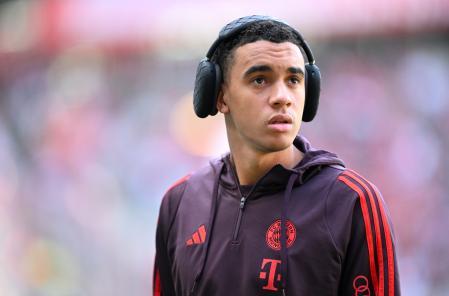 BREMEN, GERMANY - SEPTEMBER 21: Jamal Musiala of Bayern Munich looks on prior to the Bundesliga match between SV Werder Bremen and FC Bayern München at Weserstadion on September 21, 2024 in Bremen, Germany. (Photo by Stuart Franklin/Getty Images)