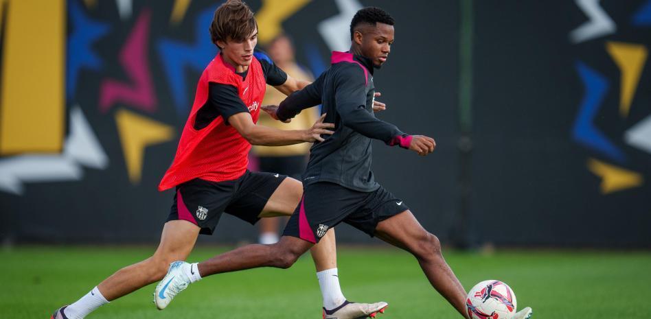 Entrenamiento del Barça con Andrés Cuenca, pero sin Eric Garcia