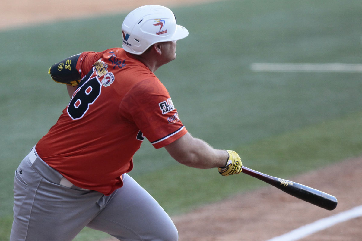 Caribes estalló con grand slam de Balbino Fuenmayor y paró a Tiburones