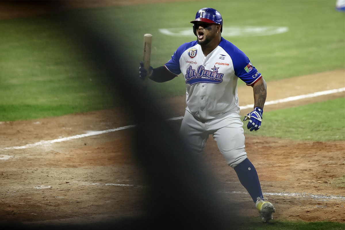 Wilson García sentenció a Leones y Tiburones toma distancia en la cima