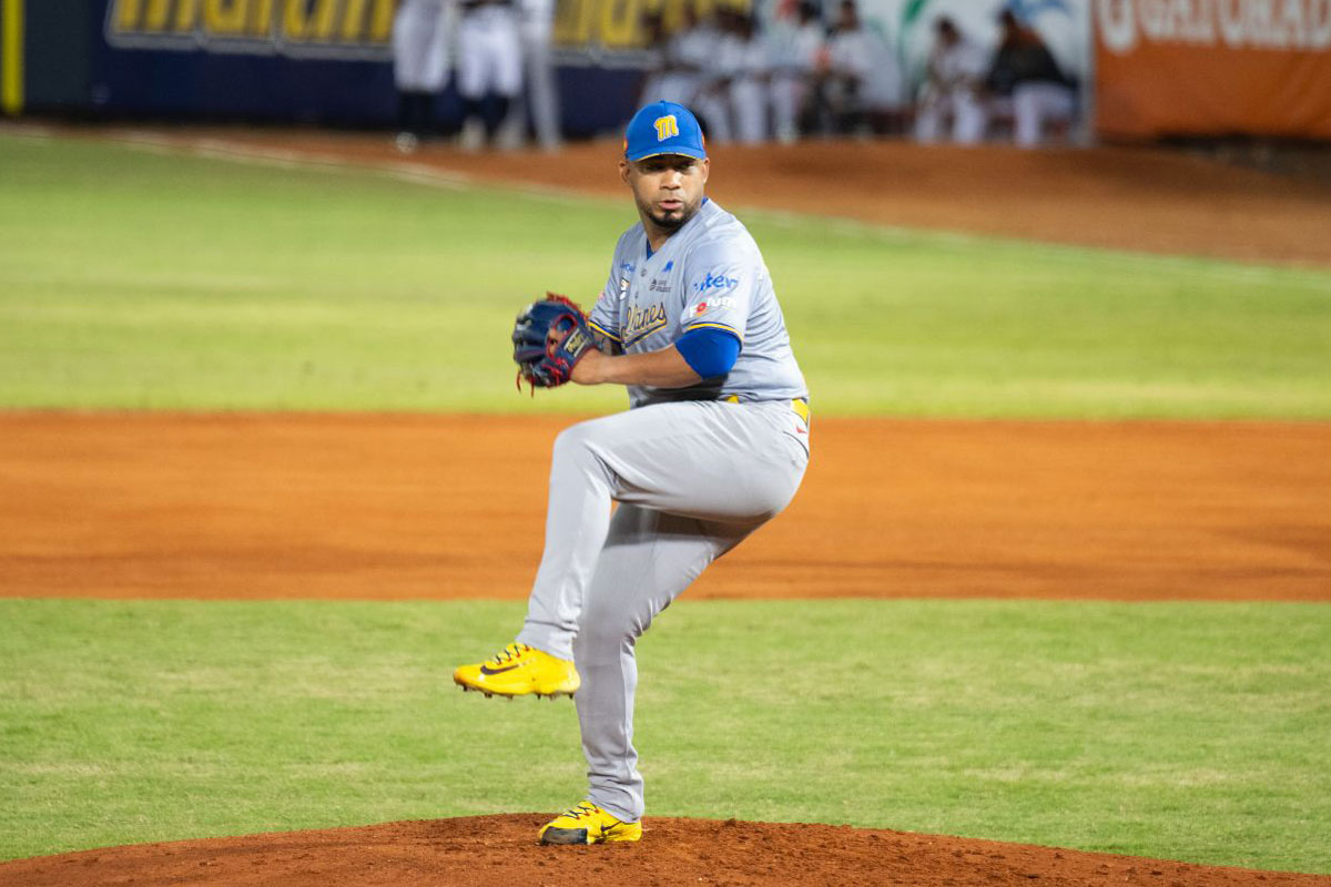 Magallanes silenció a Águilas con otra gema de Junior Guerra