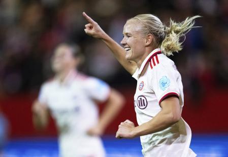 Harder marcó tres goles que noquearon al Arsenal