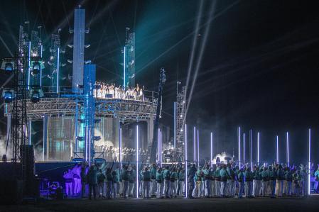Imagen del escenario levantado en el espigón de Bogatell