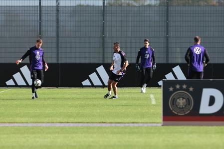 Alexander Nuebel, Janis Blaswich y Oliver Baumann, en el entrenamiento de Alemania de este miércoles