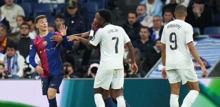 Los dos futbolistas tuvieron un rifirrafe casi al final del encuentro que se saldó con vacile del barcelonista y respuesta inesperada del madridista.