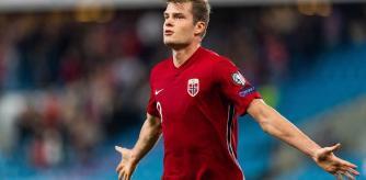 Sorloth celebra un gol con noruega