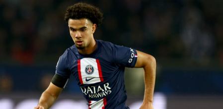 El PSG no compitió por el fichaje de Bellingham y se enfocó en desarrollar y renovar el contrato de Zaire-Emery, un canterano de 17 años, como una alternativa igual o mejor
Su contrato actual con el PSG se extiende hasta 2025.
