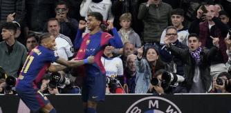 Agentes de la Policía Nacional han detenido a tres personas, uno de ellos menor de edad, como presuntos responsables de un delito contra la integridad moral al proferir insultos racistas contra dos jugadores del FC Barcelona el pasado mes de octubre durante la celebración del Clásico en el estadio Santiago Bernabéu.