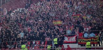 Los aficionados del Atlético de Madrid, desplazados al partido de la Liga de Campeones ante el Benfica, en Lisboa. Fue uno de los grandes desplazamientos de los hinchas rojiblancos.