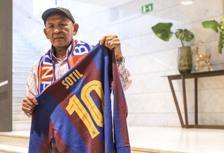 Hugo Cholo Sotil, ex jugador del FC Barcelona