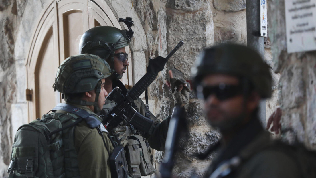Hezbolá ataca un campo militar y una base aérea de Israel