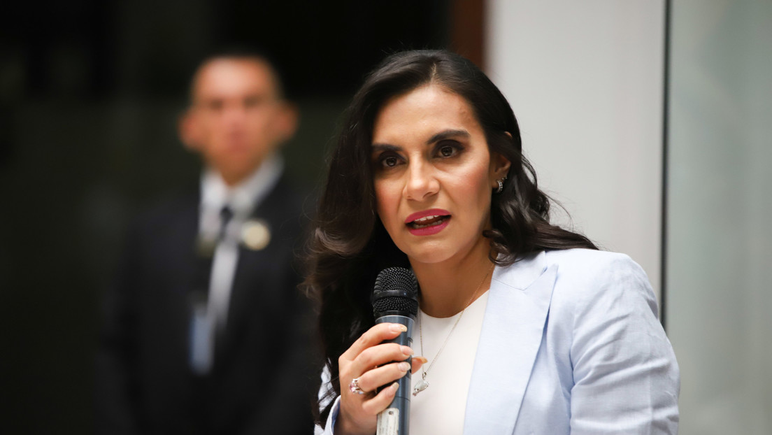 Dictan suspensión temporal sin remuneración por 150 días para la vicepresidenta de Ecuador