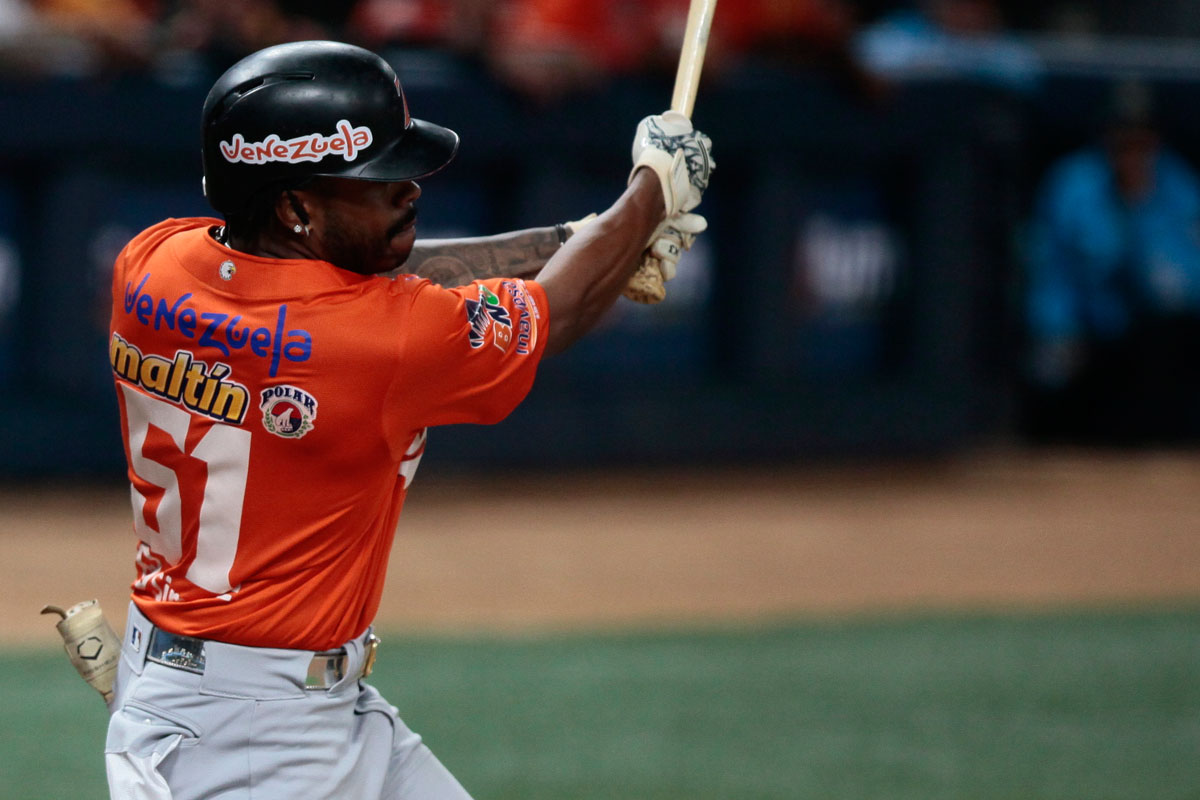 Águilas sonó 21 hits para vencer a Caribes y ganar sexto en fila