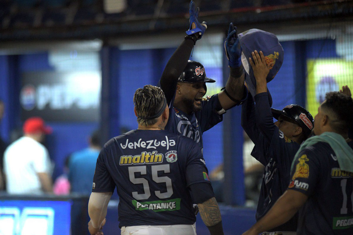 Tigres blanqueó a Magallanes y “Cafecito” Martínez superó a su papá en jonrones