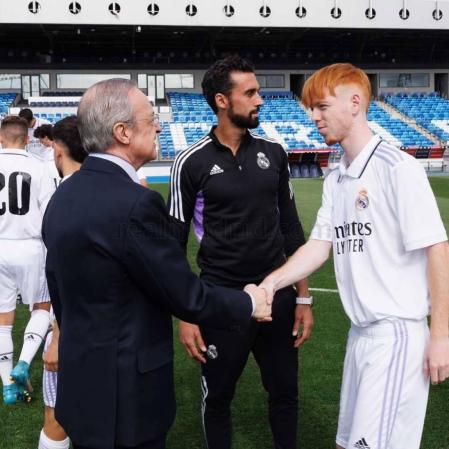 Cucalón, junto a Arbeloa y Florentino