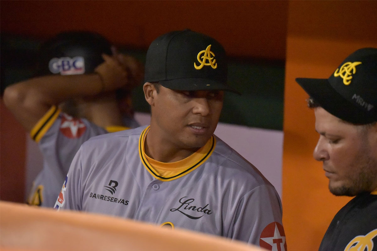 Kleininger Terán se abre paso como técnico en Dominicana de la mano de Yadier Molina