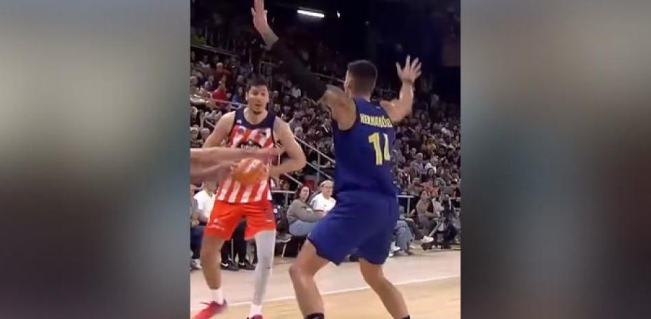 ¡Troleo monumental de Huskic a Willy!