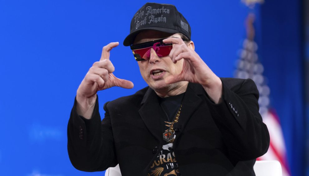 Musk al canciller polaco: "Cállate, hombrecillo"