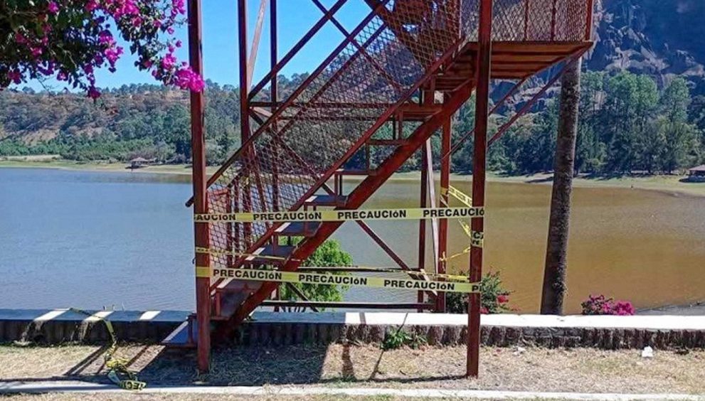 Cesan a funcionaria en México por burlarse de la muerte de un joven que cayó de una tirolesa