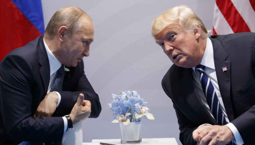 Trump y Putin hablan por teléfono sobre Ucrania