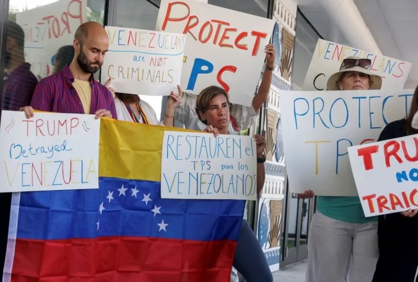 En marzo de 2021, la administración del presidente Joe Biden otorgó el TPS a los venezolanos debido a la grave crisis política, económica y humanitaria en el país.