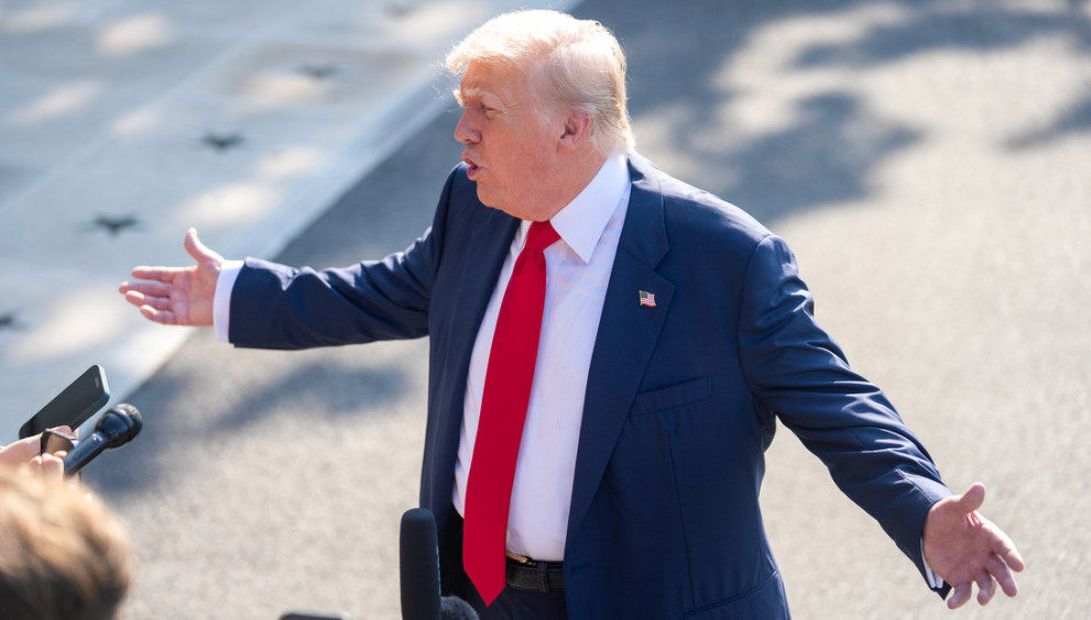 Trump dice que quiere publicar todos los archivos de Epstein, pero teme que "gente salga lastimada"
