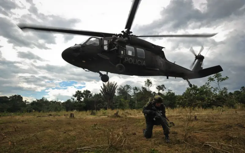 Cuáles son y cuánto poder tienen los dos grupos de las disidencias de las FARC señalados como responsables de los atentados que dejaron 19 muertos en Colombia