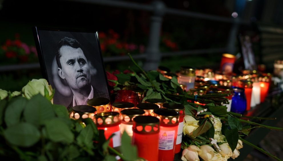 Publican nuevas fotos del posible sospechoso del asesinato de Charlie Kirk